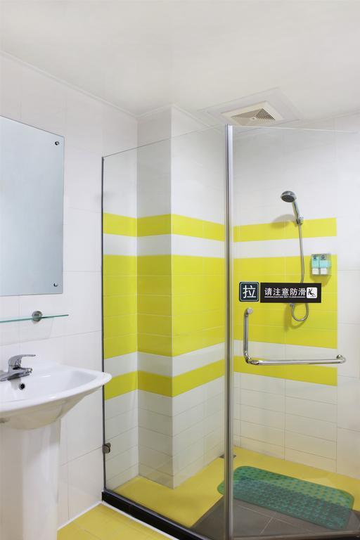 7Days Inn Zhu Hai Gong Bei Tunnel Portal Zhuhai Exterior photo