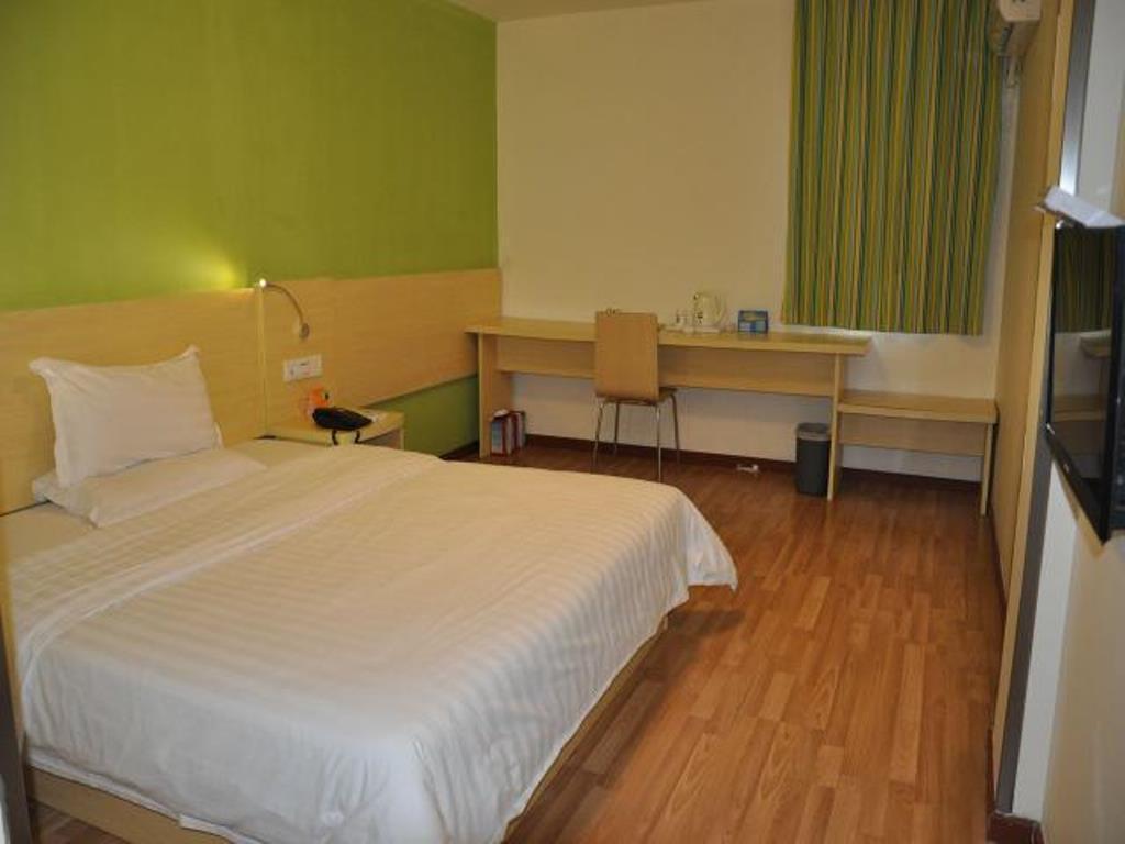 7Days Inn Zhu Hai Gong Bei Tunnel Portal Zhuhai Exterior photo